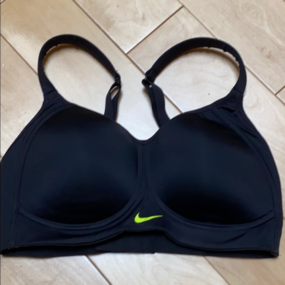Nike sports bra 32D